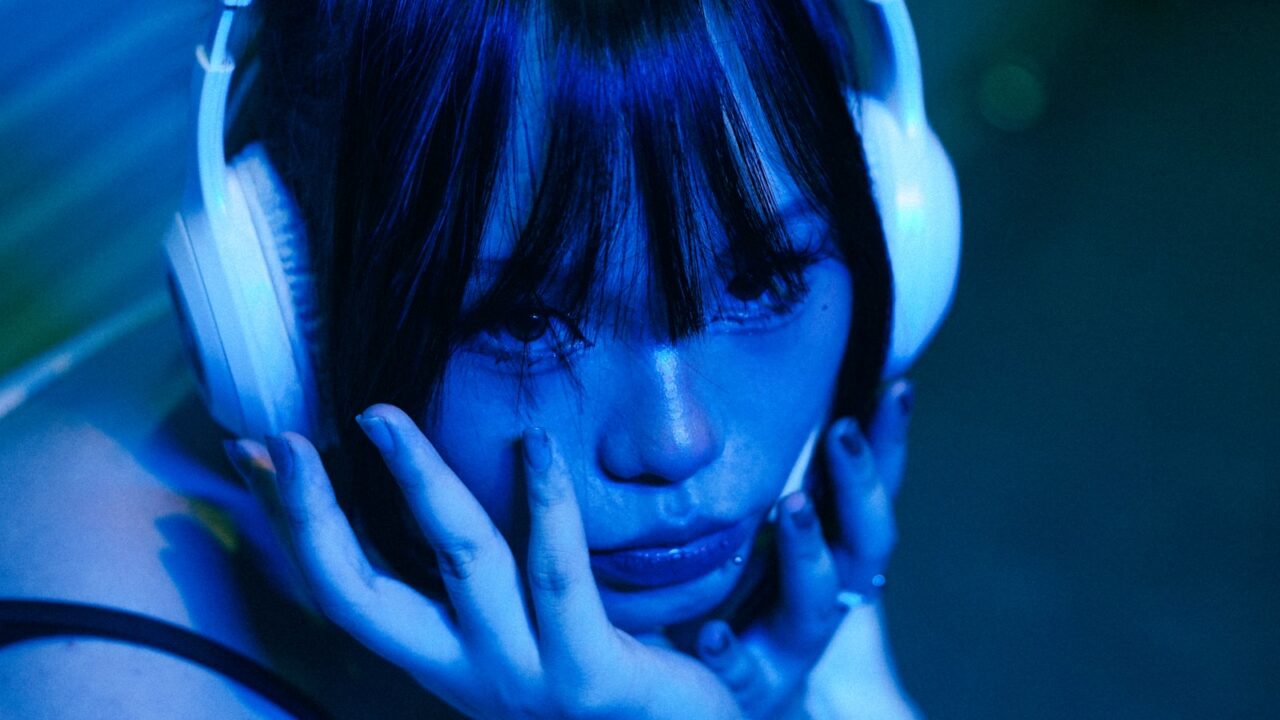 【悪用…は非推奨】頭の中で音楽がずっと流れる現象を、意図的にコントロールする禁断の心理テクニック