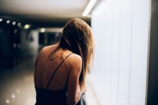 【心理学の罠・確証バイアス】なぜ、人は“見たいもの”しか見ないのか？～「確証バイアス」の正体と対策～