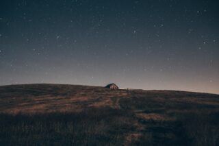 【100記事記念】自分を責めてしまうあなたへ。科学が教える「自己肯定感」の育て方